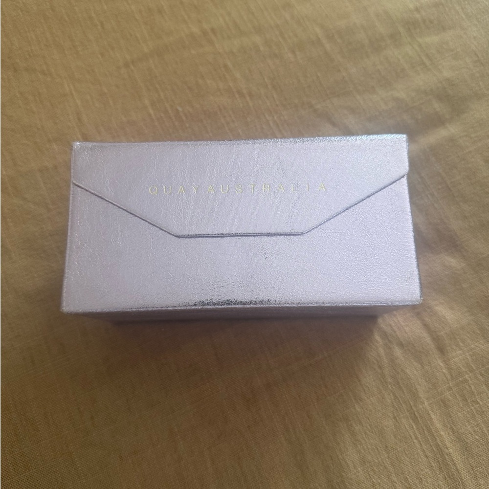 Quay Australia travel‎ Sunglasses Case